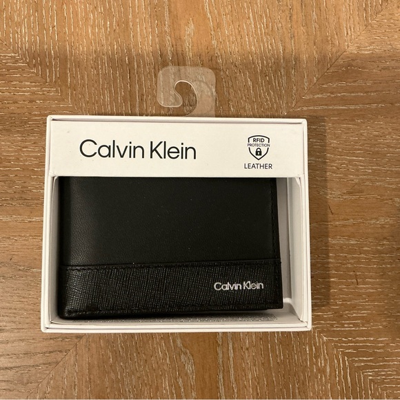 Calvin Klein Black Leather Wallet - Picture 5 of 6